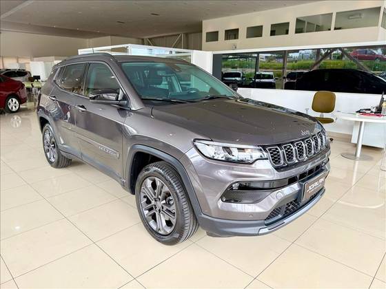 JEEP COMPASS 1.3 T270 TURBO FLEX LONGITUDE AT6 JEEP COMPASS 1.3 T270 TURBO FLEX LONGITUDE AT6